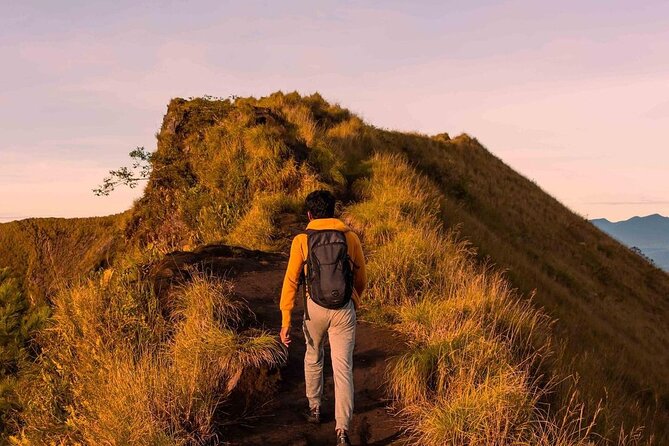 Batur Hike : Mount batur Sunrise Hike & Natural Hotspring - Sunrise at the Summit: Views, Steam, and Breakfast That Works