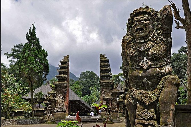 Beauty Of West Bali Tour (Private and All Inclusive) - Ulun Danu Bratan Temple: Lakeside Views That Change the Mood