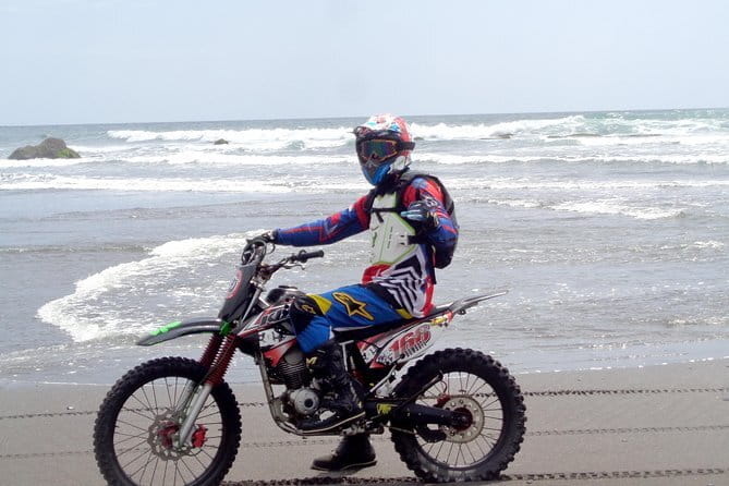 BEGINNER RIDE - Learn to ride and enjoy the sandy beach - How long it takes: 3 to 4 hours of riding time