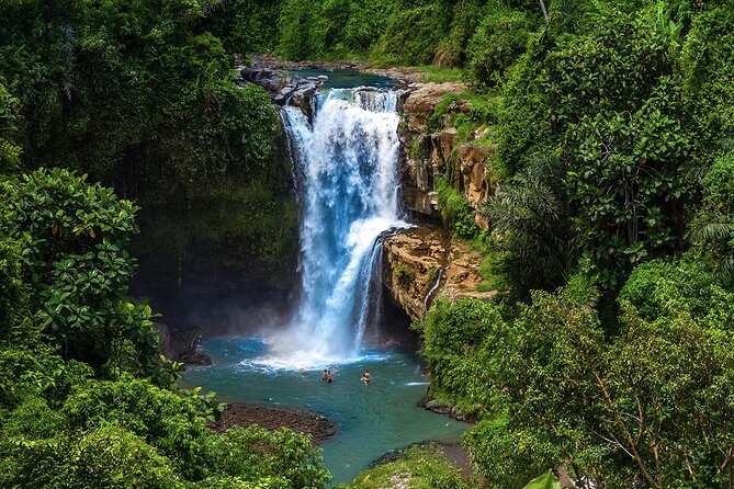 Best of Ubud - All Inclusive - Stop 1: Tegenungan Waterfall in a 40-minute hit