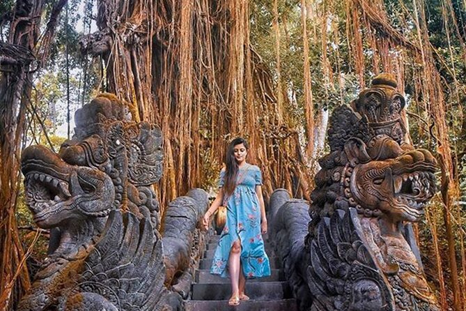 Best of Ubud Tour: Monkey Forest, Rice Terraces & Waterfall - Sacred Monkey Forest: Temples in the Jungle and How Not to Get Picked