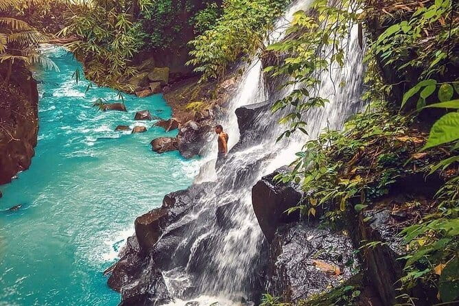 Best Of Ubud Waterfalls, Rice Terrace and Jungle Swing Tour - Stop 1: Kanto Lampo Waterfall for photos and splash time