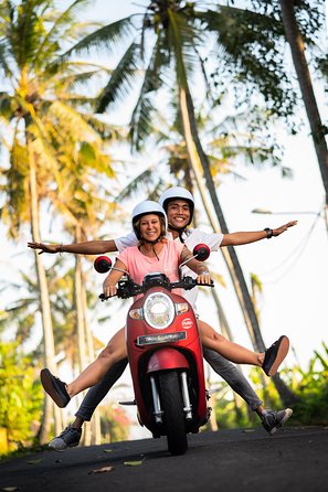 Canggu Scooter Lessons - Starting at the parking lot: the theory that prevents silly mistakes