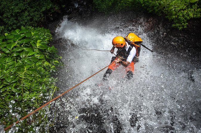 Canyoning Bali, Tamata Canyon (Adventure, discovery, nature) - Inside the canyon: swimming, slides, jumps, and rappels