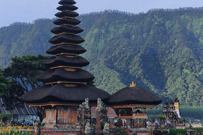 Celukan Bawang private North Bali Nature Tour - Ulun Danu Beratan and Handara Gate: the misty-lake start