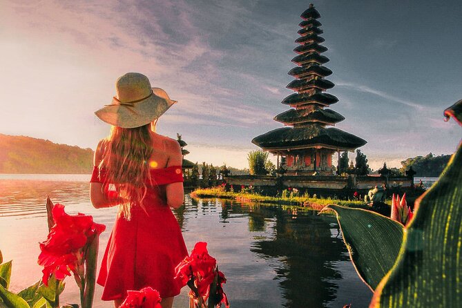 Celukan Bawang private North Bali Nature Tour - Ulun Danu Beratan and Handara Gate: the misty-lake start
