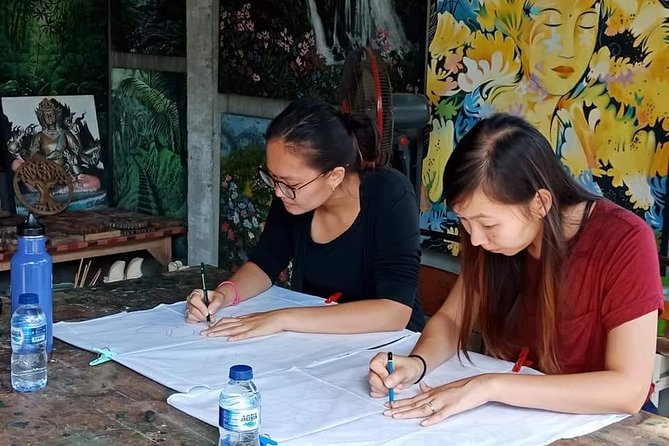 Crafting Heritage Batik Painting Workshops - Getting started at the studio: what happens in your first hour