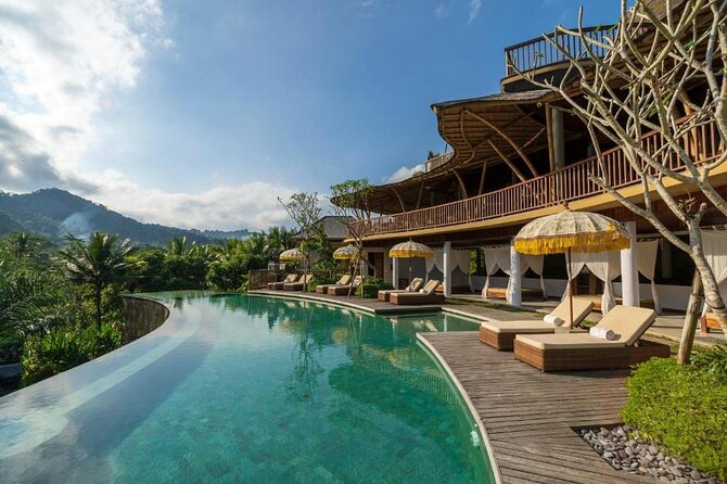East Bali Tour: Gate of Heaven, Water Palace, Sleeping Gajah - The “bonus” dam viewpoint: a waterfall panorama stop