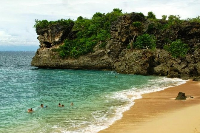 East Bali Tour: Lempuyang Temple - Gate of Heaven, Tirta Gangga, Virgin Beach - Ujung Water Palace and its floating-palace vibe