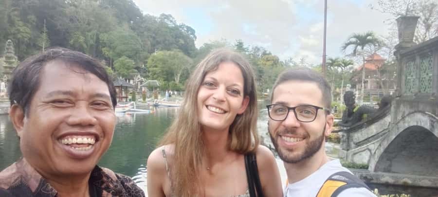Experts Bali Driver : Best Private Driver for Tour in Bali - Drivers who do more than drive: English, storytelling, and photo help