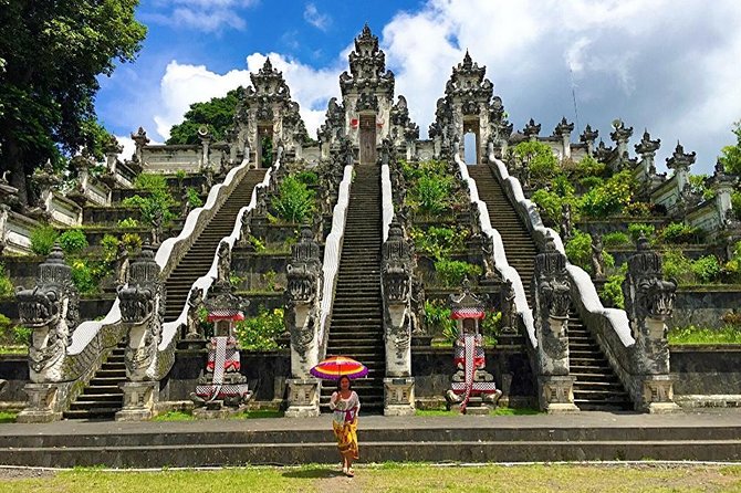 Exploring Bali in 5 Days: Completed Journey of Discovering Bali - Day 3: Sekumpul Waterfalls, Wanagiri Hidden Hills, Handara Gate, and a Central Bali Tree Stop