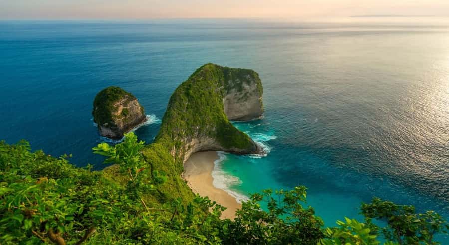 From Bali: Nusa Penida Private Snorkeling and Land Tour - Snorkeling with mantas: Manta Bay plus two coral stops