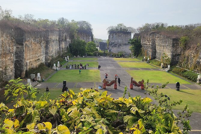 Full Day All Inclusive Uluwatu South Bali Private Tour - Garuda Wisnu Kencana: Giant Statues, Real Walking Time