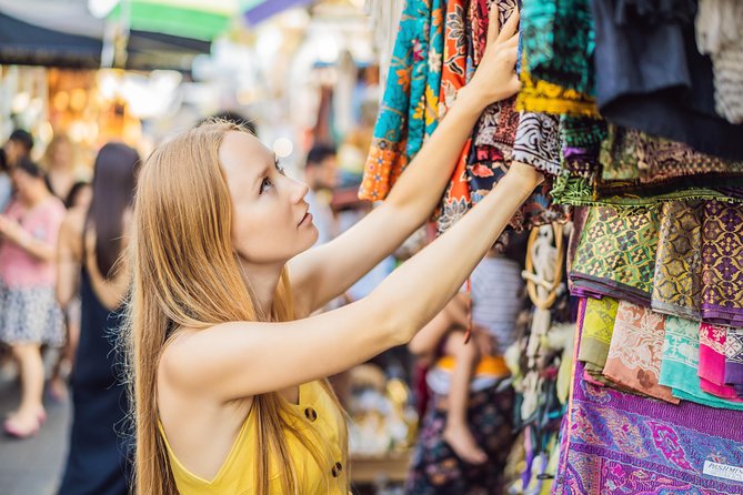 Full-Day Ayung River White Water Rafting and Ubud Tour - Ubud Art Market and Ubud Palace: short and concentrated culture
