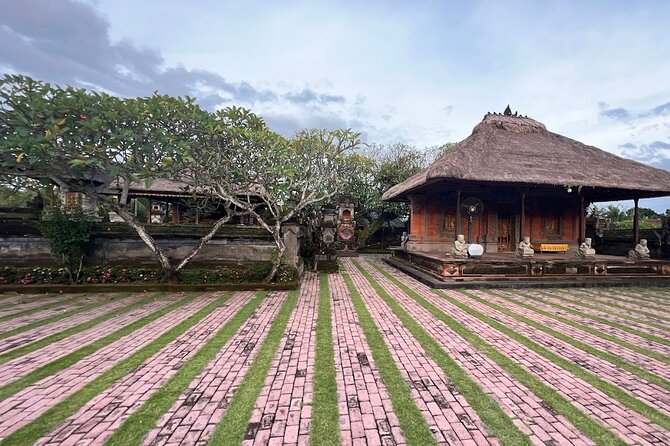 Full Day Kintamani Volcano View and Batur Natural Hot Spring - Lunch in Kintamani: buffet Indonesian food with big scenery energy