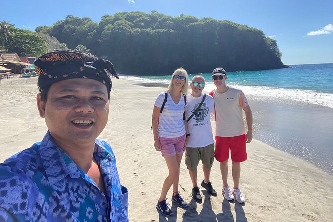 Full-Day Tour in Nusa Penida Island + Snorkeling Experience - Broken Beach (Pasih Uug): the wave-shaped stop