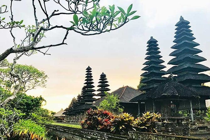 Full day Ubud and Tanah Lot tour - Tegenungan Waterfall: choice-based sightseeing for photos or a closer view