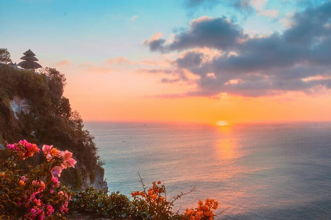 Full Day Ubud Tanah Lot Uluwatu All Inclusive Private Tour - Tanah Lot Temple: The Temple on the Reef Feeling