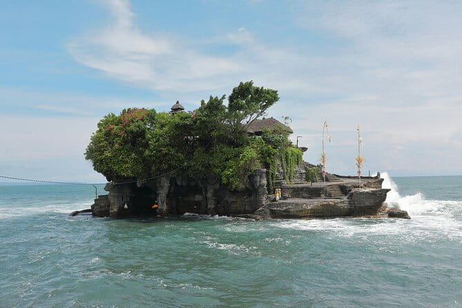 Full Day Ubud Tanah Lot Uluwatu All Inclusive Private Tour - Sacred Monkey Forest Sanctuary: A Rainforest Walk with Real Monkeys