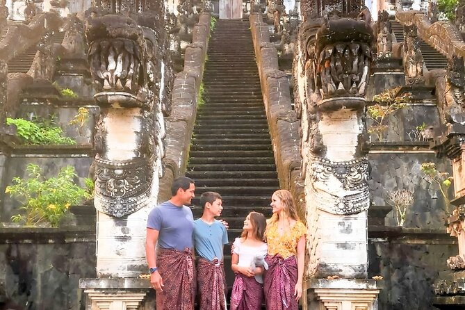 Gates of Heaven Tour: Tirta Gangga - Kanto Lampo Waterfall - The private ride: what the car and driver change for your day