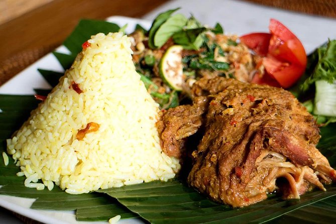 Half-Day Ubud Heritage Food Tour - The market stop: spices, traditional cakes, and the “what’s in it” moment