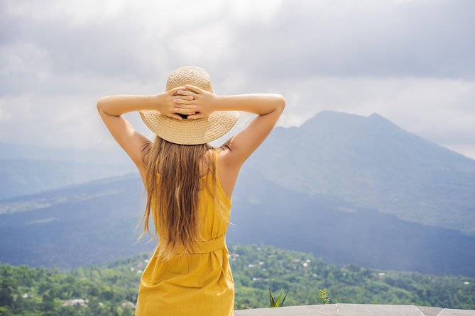 Highlights of Ubud & Mount Batur Volcano - Private Day Trip - Sacred Monkey Forest Sanctuary: how to meet the macaques safely