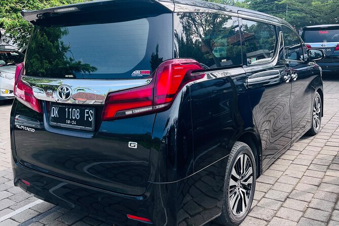 Hire a Luxury Private Car in Bali with an English Speaking Driver - When you should use this service: sightseeing vs. business days