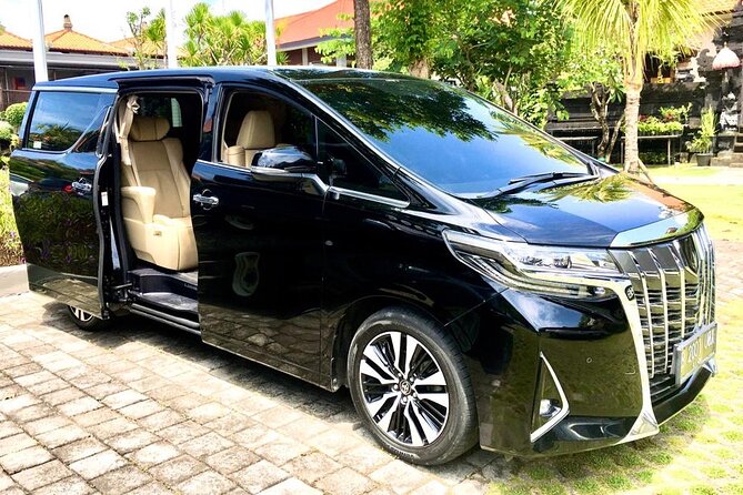Hire a Luxury Private Car in Bali with an English Speaking Driver - English-speaking drivers who make the whole day easier