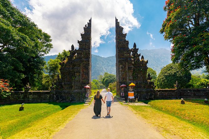 Instagram Tour in Bali: The Most Beautiful Spots - Stop 4: Ulun Danu Bratan Temple—lake temple vibes on Lake Beratan