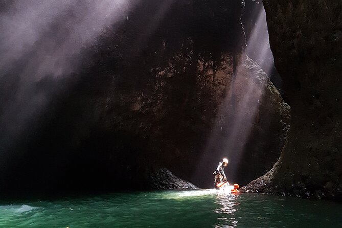 Intermediate canyoning trip in Bali "Aling Canyon" - Aling Canyon Bali: What Intermediate Really Means