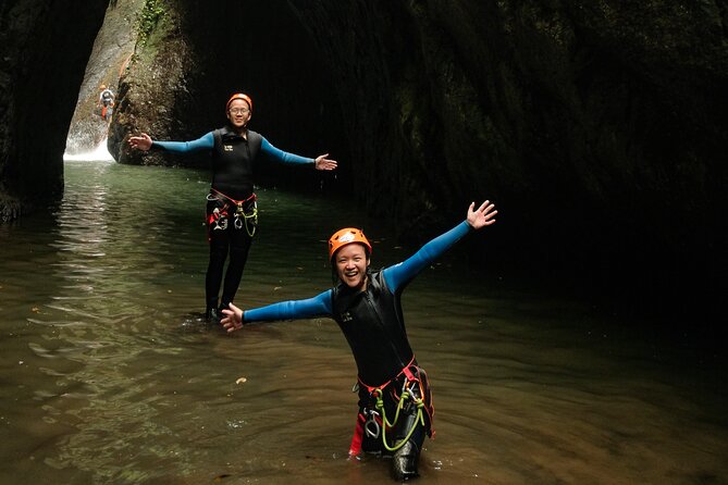 Intermediate canyoning trip in Bali "Aling Canyon" - The Descent Experience: Jumps, Rappels, Slides, and Jungle Views