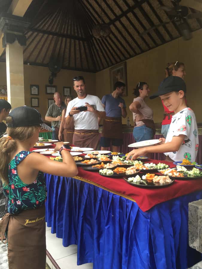 Jambangan bali cooking class with morning market tour - Rice Fields and Kelabang Moding Village: A Culture Lesson with Legs