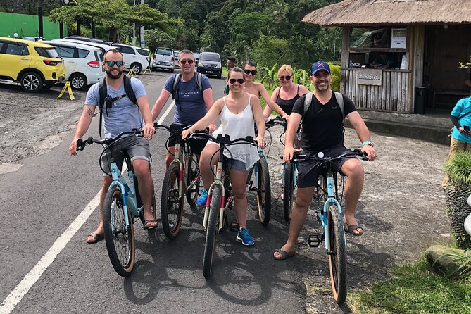 Jatiluwih E-bikes Tour Cycling Group - Lunch at Gong Jatiluwih: a planned break with a view