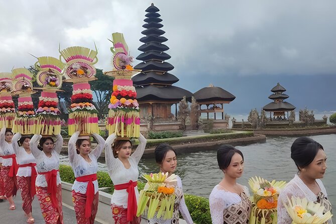 Jatiluwih Spiritual Journey of Melukat with Rice Terrace View - Tanah Lot Temple: Land in the Sea, even on a full schedule