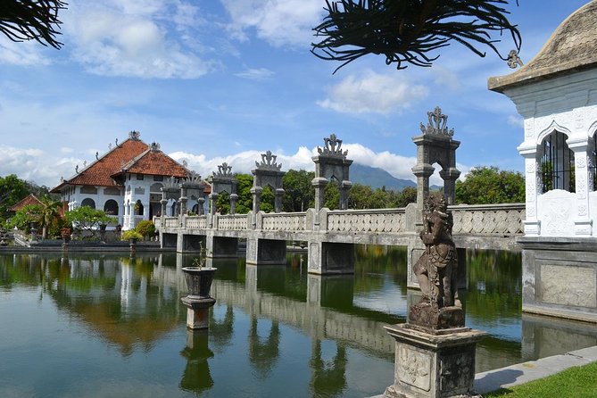 Lempuyang Temple Tour With Lunch and Pick Up - Who this tour suits best (and who might not love it)