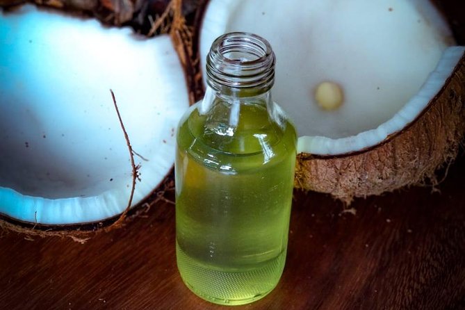 Make Traditional Bali Coconut Oil with a Balinese Family - From coconuts to oil: what happens during the class