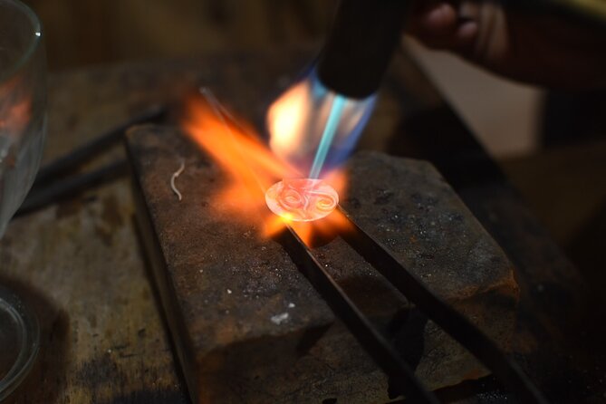 Make Your Own Bali Silver Jewelry Class with Balinese Family - Small-group teaching: what “too hands-on” can mean (and how to manage it)