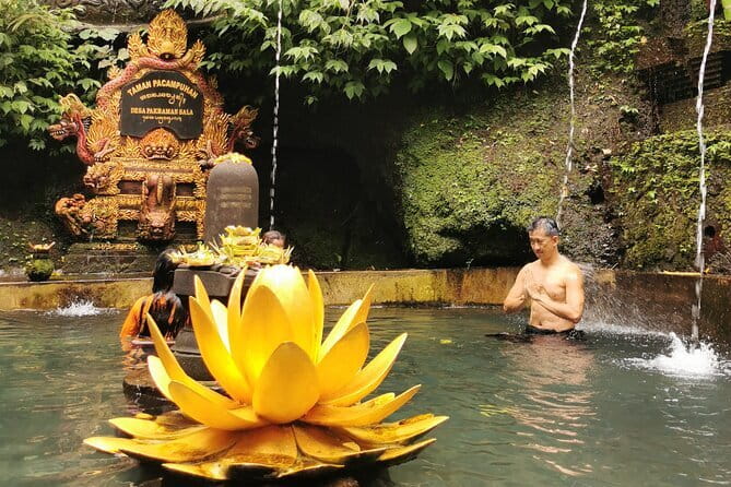 Melukat Purification Ceremony at Taman Pecampuhan Sala Temple - Melukat at Pecampuhan Sala: Why People Make the Trip