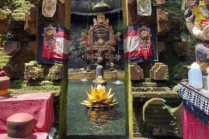 Melukat Purification Ceremony at Taman Pecampuhan Sala Temple - Dress Code and What to Bring (So You Don’t Freeze or Feel Rushed)