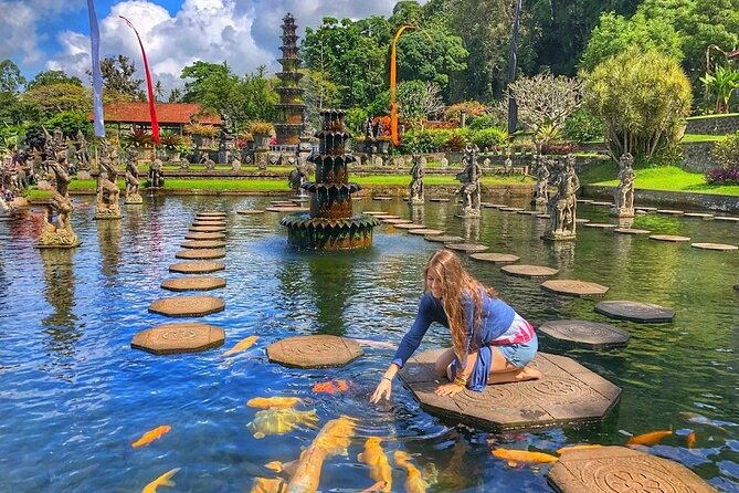 More Complete: Discover Bali In 3 Days Private Tour Package - Day 1 from Ubud: monkeys, holy water, and the swing at Tegalalang