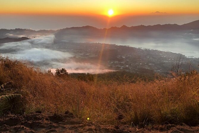 Mount Batur Sunrise Hike - Sunrise at the Summit: When to Shoot and Where to Stand