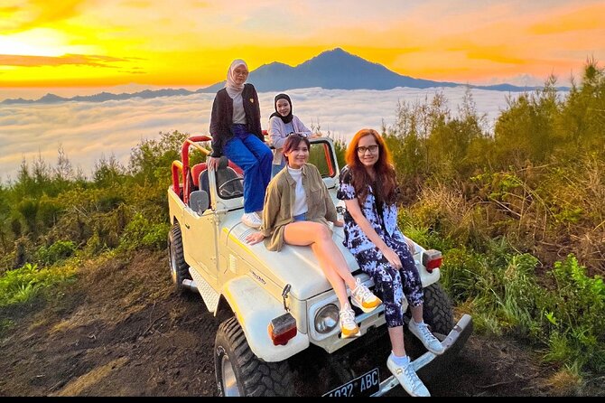 Mount Batur Sunrise Jeep Tour with Natural Hot Spring - Sunrise Stop: Breakfast With Coffee/Tea Before the Day Hots Up