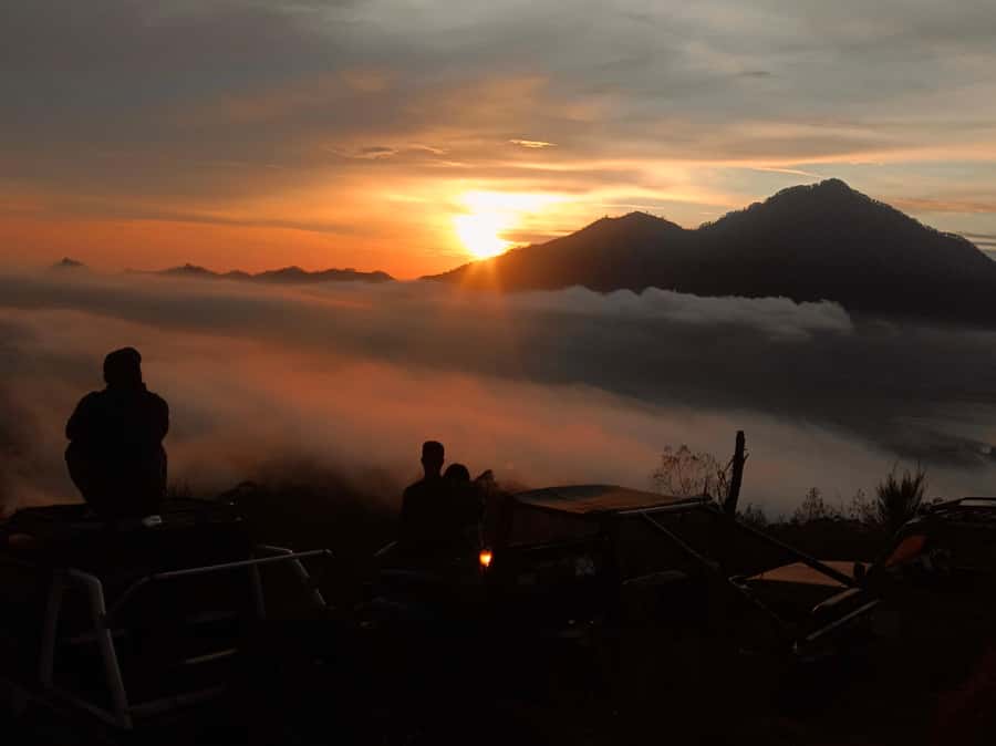 Mount Batur: Sunset/Sunrise 4WD Jeep Tour with Photographer - Coffee in Kintamani at Pahdi Specialty Coffee Shop