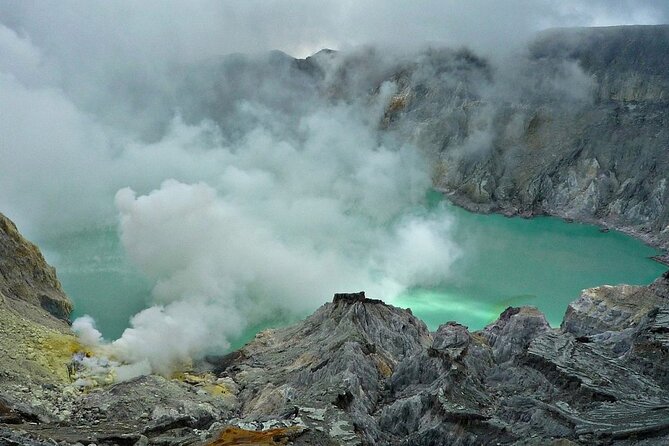 Mount Ijen Volcanic Crater Overnight Trip from Bali - Sunrise at the sulfur lake: what you can expect
