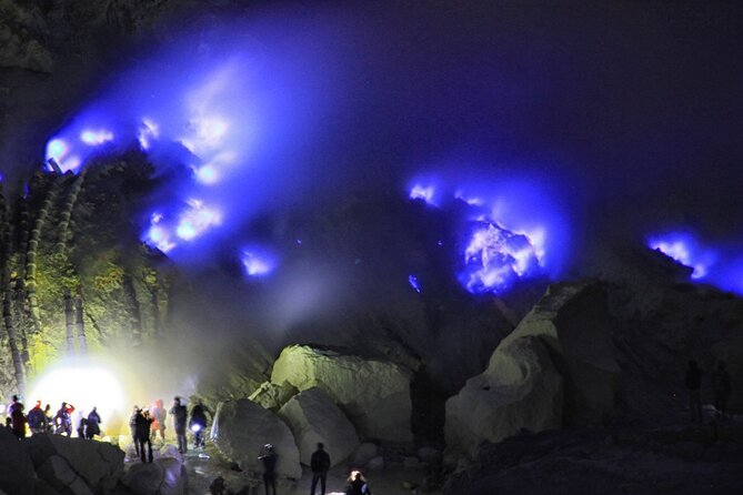 Mount Ijen Volcanic Crater Overnight Trip from Bali - Sunrise at the sulfur lake: what you can expect