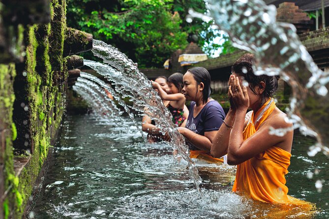 Munduk: Tamblingan jungle trek, waterfall, Ulun Danu temple - Quick hits for your Munduk day