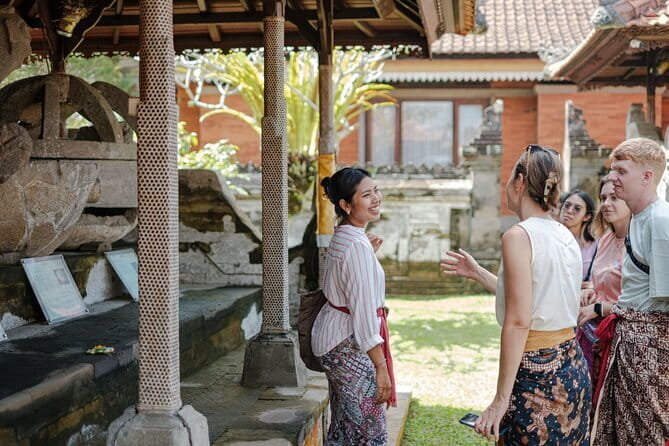 Myth of Pejeng Walking Tour - Temple etiquette that actually matters (sarongs, knees, and respect)