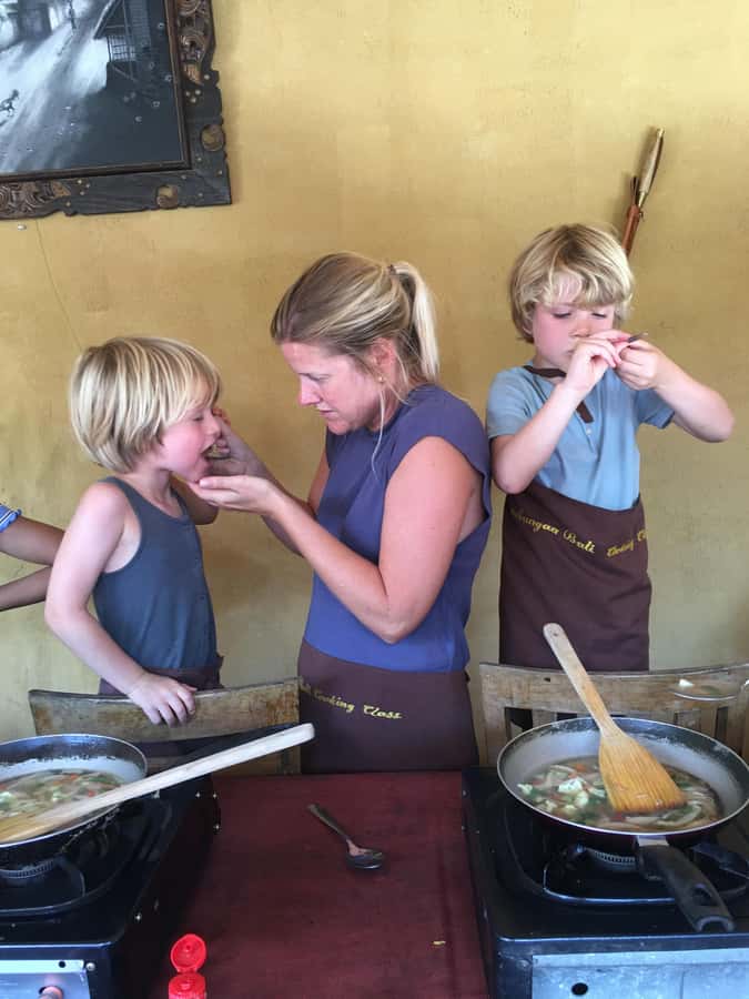 packages cooking class and romantic dinner in a local home - Logistics Made Simple: Meeting Point, Timing, and What to Bring