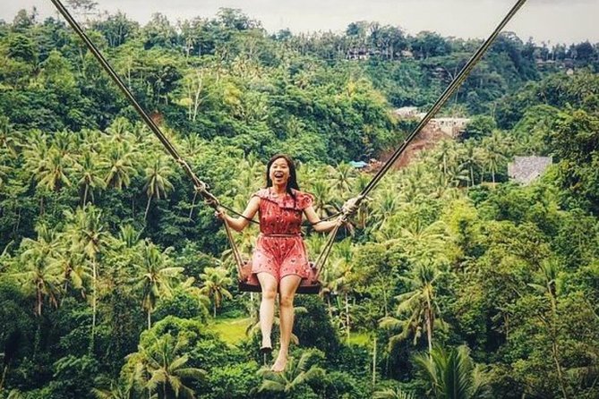 Penglipuran Traditional Village Tour with Swing, Rice Terrace, and Temple - Tirta Empul Holy Spring Water Temple: watch the ritual, then take it in slowly