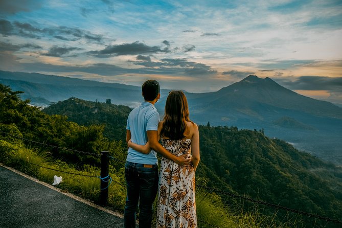 Private Full-Day Bali Sightseeing Tour with Pickup and Lunch - Tegalalang Rice Terrace: the photo stop that teaches you something in 15 minutes